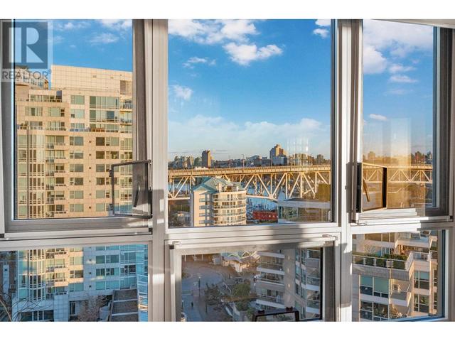 1202 - 1625 Hornby Street, Condo with 2 bedrooms, 2 bathrooms and 1 parking in Vancouver BC | Image 16