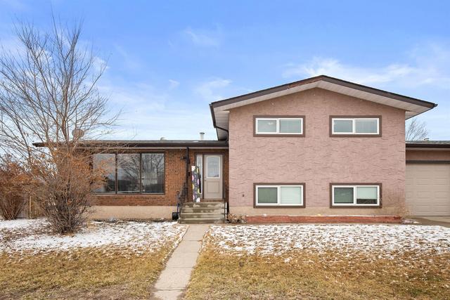173 20 Street Ne, House detached with 5 bedrooms, 2 bathrooms and 4 parking in Medicine Hat AB | Image 2