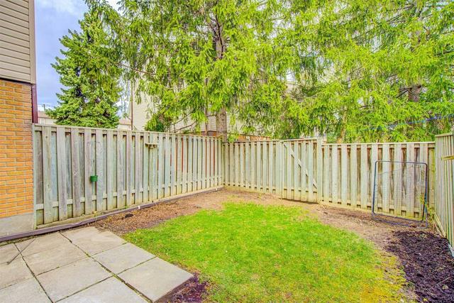 45 Yellow Birch Way, Townhouse with 3 bedrooms, 2 bathrooms and 2 parking in Toronto ON | Image 9