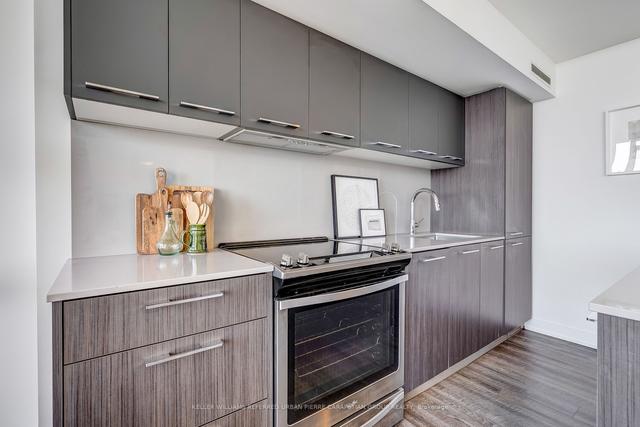 1111 - 30 Baseball Pl, Condo with 2 bedrooms, 2 bathrooms and 1 parking in Toronto ON | Image 5
