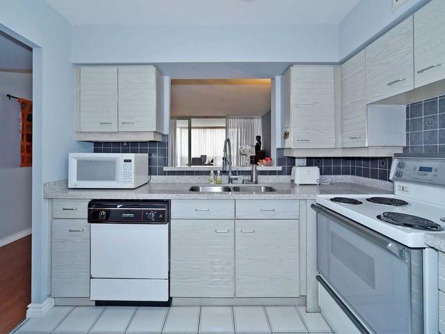 1602 - 30 Greenfield Ave, Condo with 1 bedrooms, 2 bathrooms and 1 parking in Toronto ON | Image 13