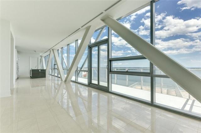 ph1404 - 29 Queens Quay E, Condo with 4 bedrooms, 4 bathrooms and 2 parking in Toronto ON | Image 10