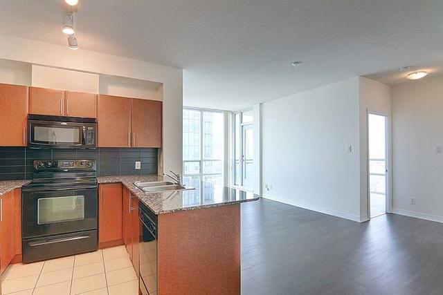 2809 - 3515 Kariya Dr, Condo with 2 bedrooms, 2 bathrooms and 1 parking in Mississauga ON | Image 15