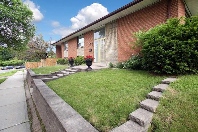 80 Braecrest Ave, House detached with 3 bedrooms, 2 bathrooms and 2 parking in Toronto ON | Image 11