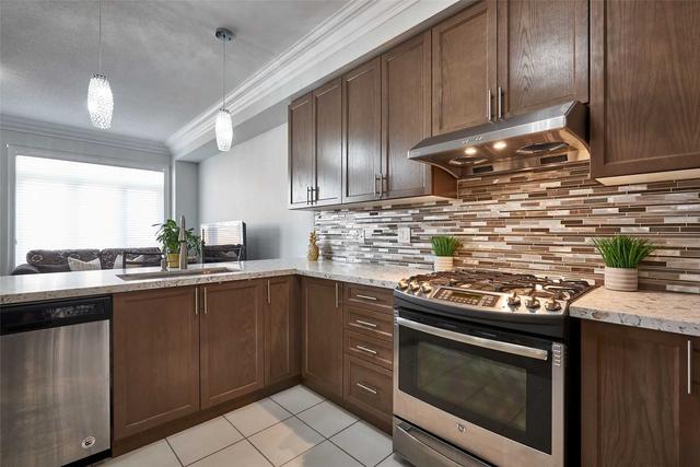 75 Rimrock Cres, House attached with 3 bedrooms, 3 bathrooms and 3 parking in Whitby ON | Image 6