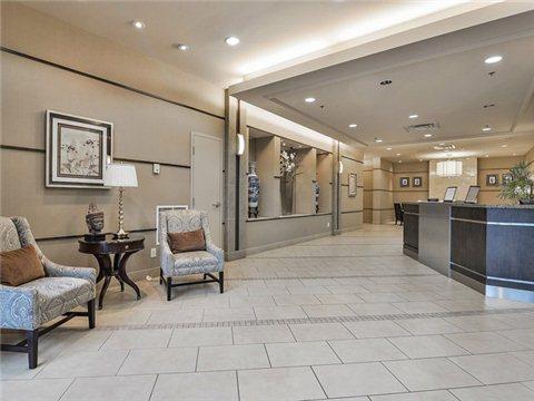 1012 - 9 George St, Condo with 2 bedrooms, 2 bathrooms and 1 parking in Brampton ON | Image 4