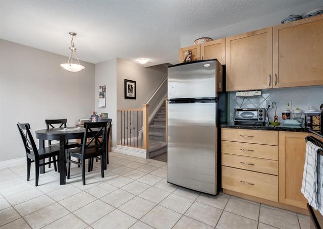 186 Cedarwood Lane Sw, Home with 3 bedrooms, 2 bathrooms and 2 parking in Calgary AB | Image 3