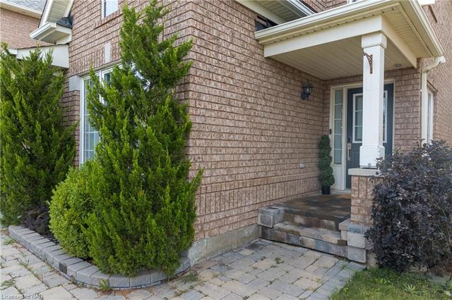 1306 Clark Boulevard, House detached with 3 bedrooms, 3 bathrooms and 3 parking in Milton ON | Image 3