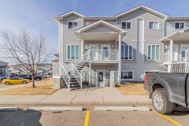 364 Northlands Pointe Ne, Home with 3 bedrooms, 1 bathrooms and 2 parking in Medicine Hat AB | Image 1