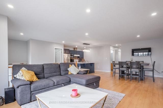 132 Briceland St, House semidetached with 2 bedrooms, 2 bathrooms and 5 parking in Kingston ON | Image 3