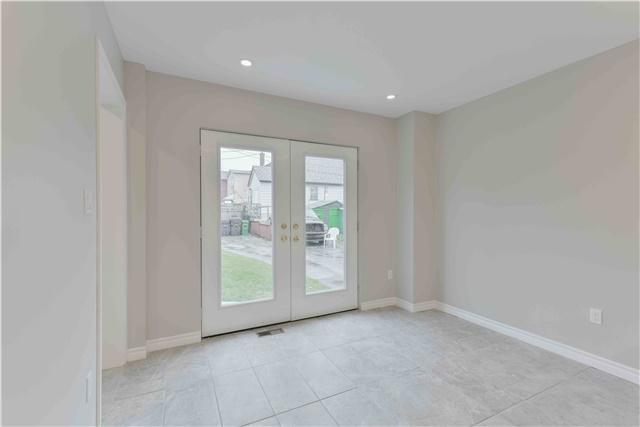 936 Jane St, House detached with 3 bedrooms, 3 bathrooms and 1 parking in Toronto ON | Image 12