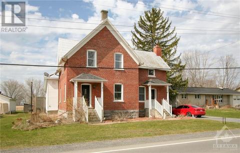 3528 County 7 Road, House detached with 5 bedrooms, 2 bathrooms and 7 parking in South Dundas ON | Card Image