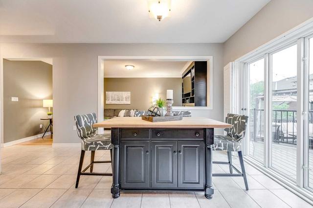 2434 Blue Holly Cres, House detached with 4 bedrooms, 4 bathrooms and 4 parking in Oakville ON | Image 2