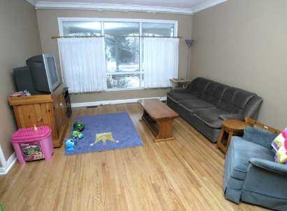 80 Main St S, House detached with 4 bedrooms, 3 bathrooms and 4 parking in Markham ON | Image 2