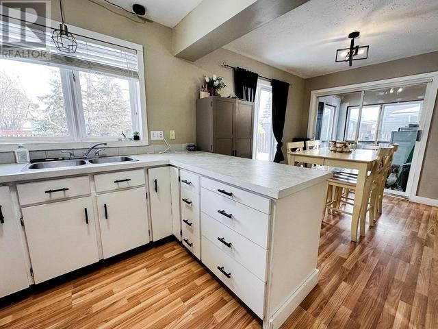 10720 Willowview Drive, House detached with 4 bedrooms, 1 bathrooms and null parking in Dawson Creek BC | Image 9