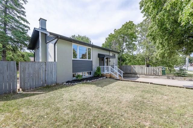 694 Upper Ottawa St, House detached with 2 bedrooms, 2 bathrooms and 3 parking in Hamilton ON | Image 18