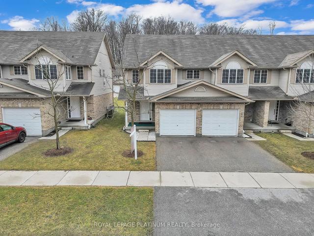 312 Fallowfield Dr, Townhouse with 3 bedrooms, 4 bathrooms and 3 parking in Kitchener ON | Image 1