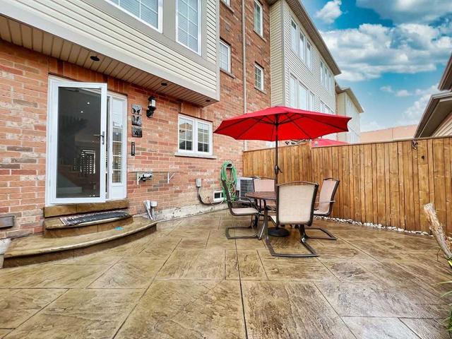 706 Queens Plate Dr, House attached with 3 bedrooms, 4 bathrooms and 2 parking in Toronto ON | Image 9