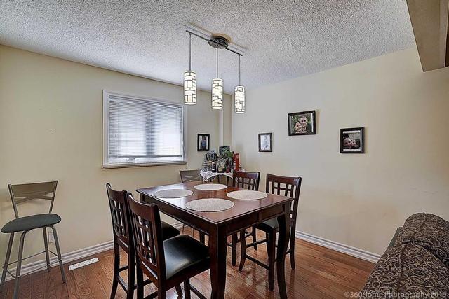20 Crow Tr, House detached with 3 bedrooms, 3 bathrooms and 2 parking in Toronto ON | Image 4