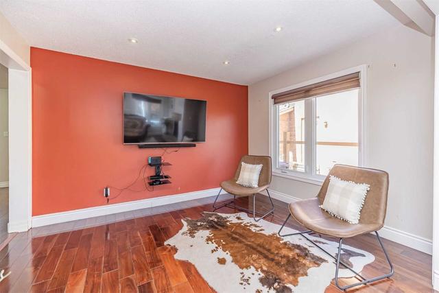 9 Cox Cres, House detached with 4 bedrooms, 3 bathrooms and 8 parking in Brampton ON | Image 8