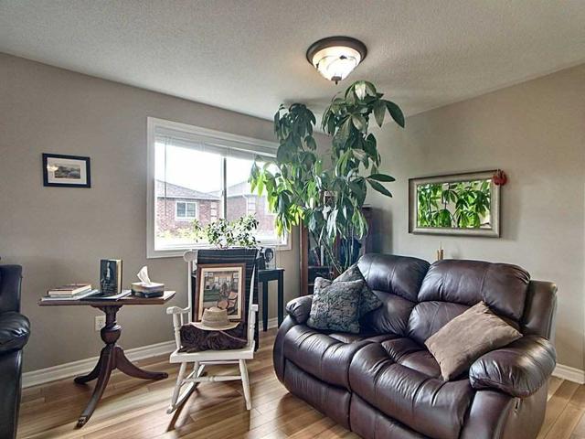 61 Hanmer St, House detached with 3 bedrooms, 2 bathrooms and 4 parking in Barrie ON | Image 14