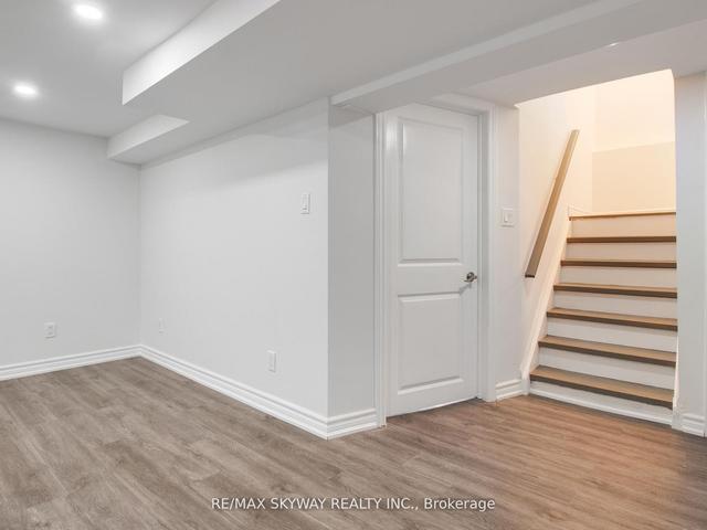 317 West 2nd St, House detached with 2 bedrooms, 2 bathrooms and 3 parking in Hamilton ON | Image 9