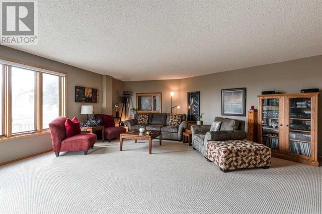 2, - 1165 16 Street Ne, Condo with 2 bedrooms, 3 bathrooms and 2 parking in Medicine Hat AB | Image 3