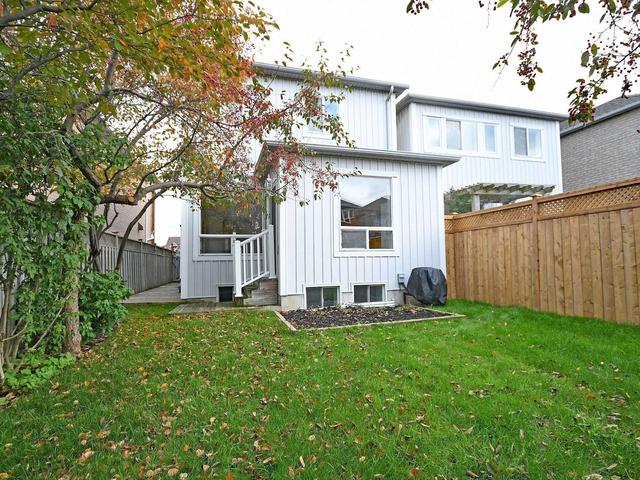 811 Avocado Cres, House attached with 3 bedrooms, 3 bathrooms and 3 parking in Mississauga ON | Image 19