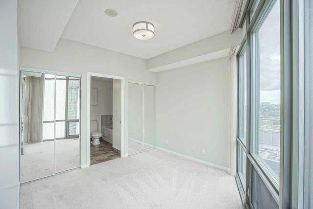 1905 - 832 Bay St, Condo with 2 bedrooms, 2 bathrooms and 1 parking in Toronto ON | Image 13