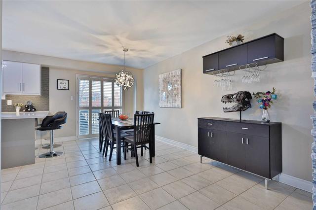 40 Isa Crt, House semidetached with 3 bedrooms, 3 bathrooms and 4 parking in Vaughan ON | Image 5