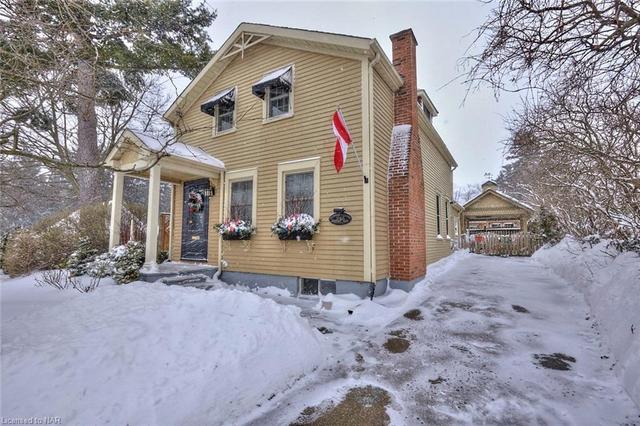 3165 Portage Road, House detached with 3 bedrooms, 2 bathrooms and null parking in Niagara Falls ON | Image 1