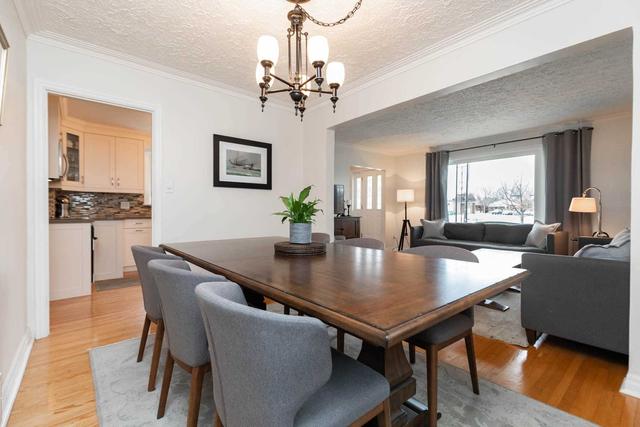19 Merriday St, House detached with 3 bedrooms, 2 bathrooms and 7 parking in Toronto ON | Image 3