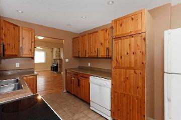 684 Trinity St, House detached with 2 bedrooms, 1 bathrooms and 14 parking in Innisfil ON | Image 8