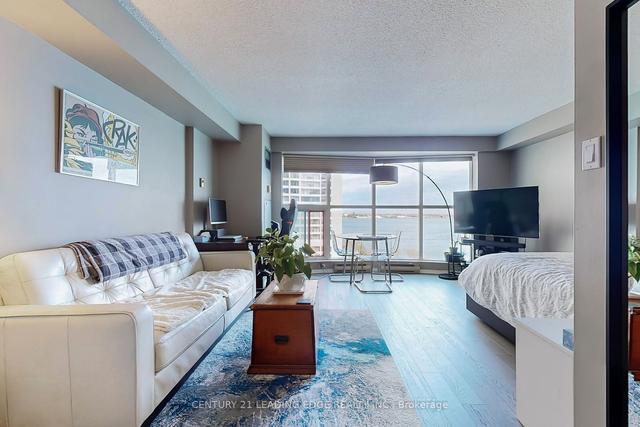 1403 - 99 Harbour Sq, Condo with 0 bedrooms, 1 bathrooms and 0 parking in Toronto ON | Image 4