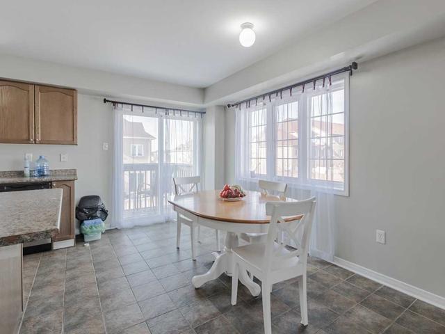 715 Candlestick Circ, House attached with 4 bedrooms, 4 bathrooms and 2 parking in Mississauga ON | Image 2