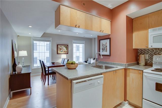 755 - 5 Everson Dr, Townhouse with 2 bedrooms, 2 bathrooms and 1 parking in Toronto ON | Image 5