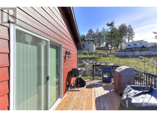 7105 Dunwaters Road, House detached with 4 bedrooms, 2 bathrooms and 4 parking in Central Okanagan West BC | Image 41
