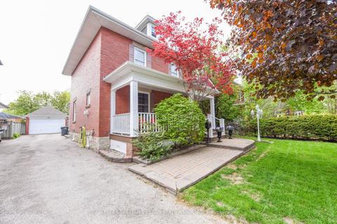 57 Elizabeth St S, House detached with 3 bedrooms, 2 bathrooms and 8 parking in Brampton ON | Card Image