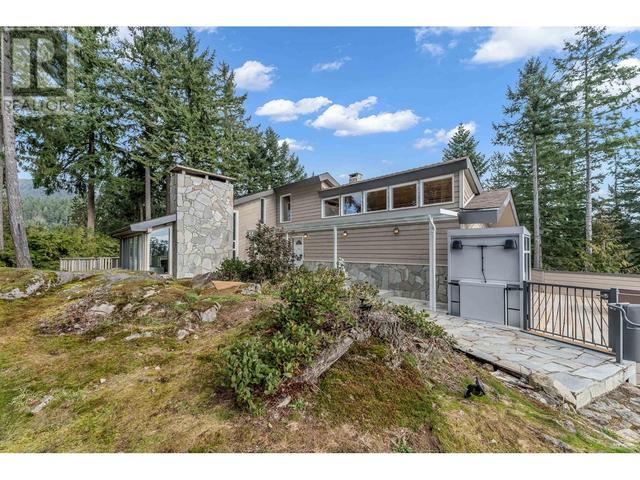 4648 Woodburn Road, House detached with 5 bedrooms, 5 bathrooms and 2 parking in West Vancouver BC | Image 3