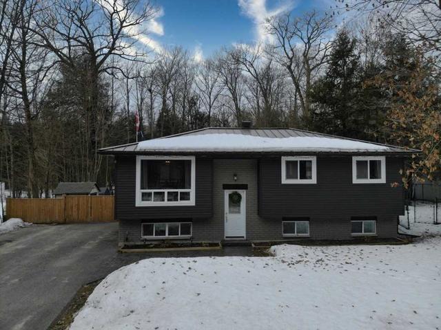 3182 Goldstein Rd, House detached with 3 bedrooms, 2 bathrooms and 10 parking in Severn ON | Image 1