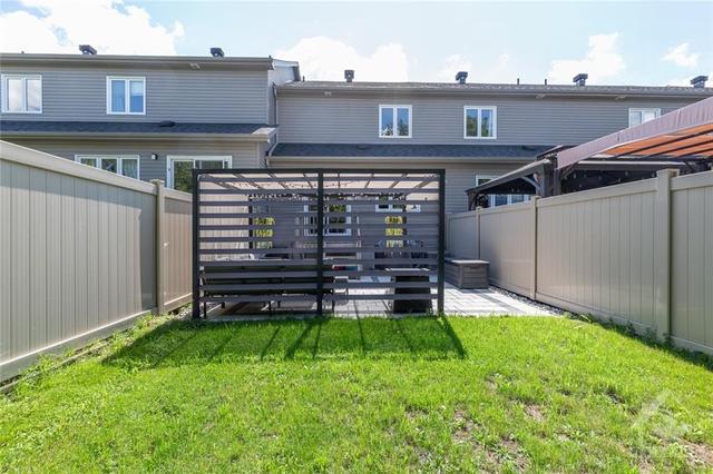 2381 Marble Crescent, Townhouse with 3 bedrooms, 2 bathrooms and 2 parking in Clarence Rockland ON | Image 29
