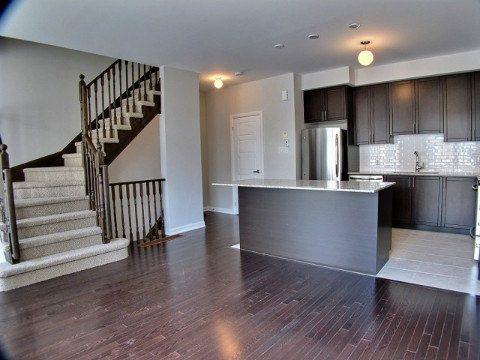 87 - 165 Hampshire Way, Home with 2 bedrooms, 2 bathrooms and 1 parking in Milton ON | Image 3