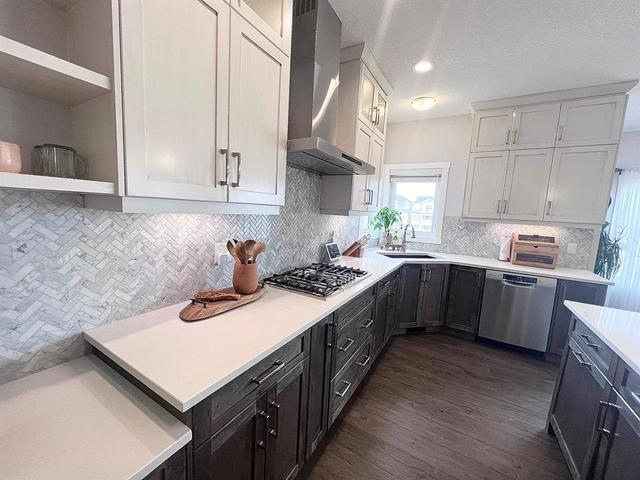 Lots of Kitchen Counter Space | Image 18