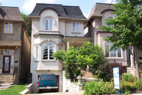 382 Melrose Ave, House detached with 4 bedrooms, 4 bathrooms and 1 parking in Toronto ON | Image 1