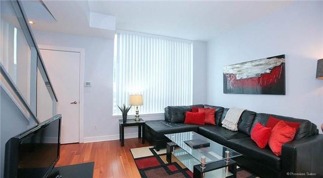 Uph05 - 1 Avondale Ave, Condo with 2 bedrooms, 2 bathrooms and 1 parking in Toronto ON | Image 2