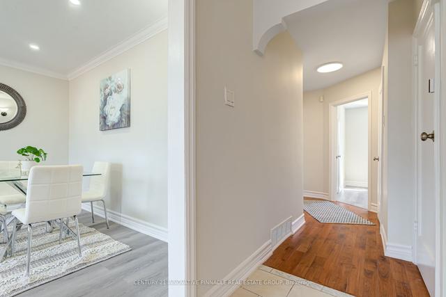 313 Morningside Ave, House detached with 3 bedrooms, 2 bathrooms and 6 parking in Toronto ON | Image 3