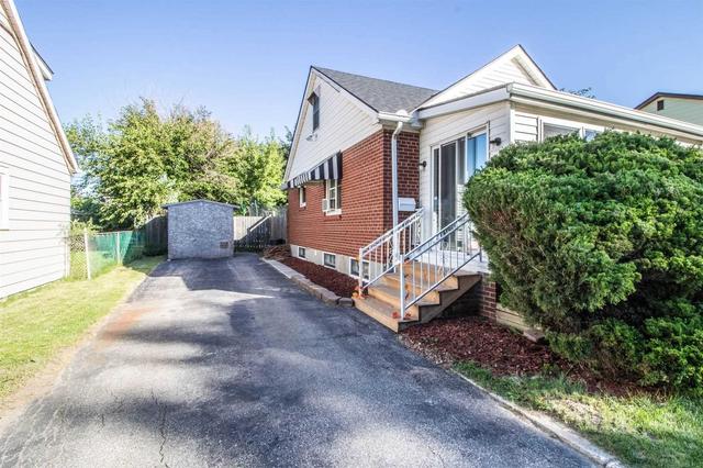 566 Capitol St, House detached with 3 bedrooms, 1 bathrooms and 4 parking in Windsor ON | Image 30