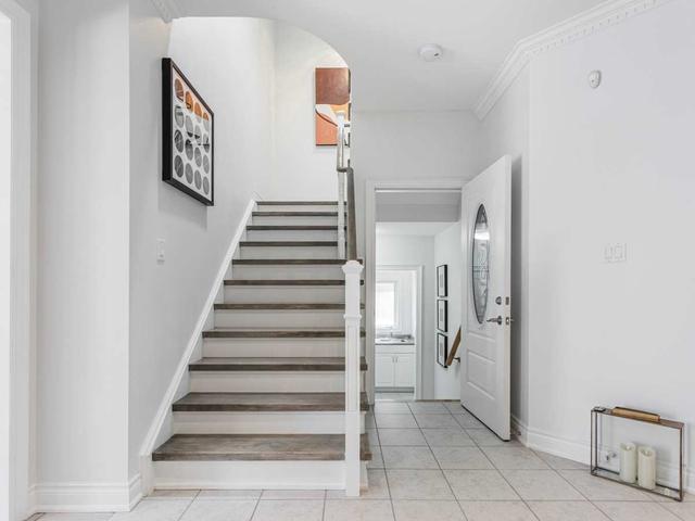 68 Firtree Tr, House detached with 4 bedrooms, 5 bathrooms and 6 parking in Vaughan ON | Image 2