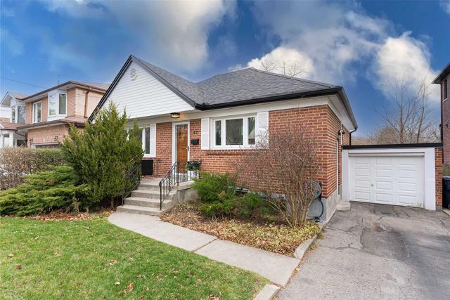 67 Kelsonia Ave, House detached with 2 bedrooms, 1 bathrooms and 3 parking in Toronto ON | Image 12