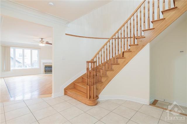 1227 Anoka Street, Home with 4 bedrooms, 3 bathrooms and 6 parking in Ottawa ON | Image 5
